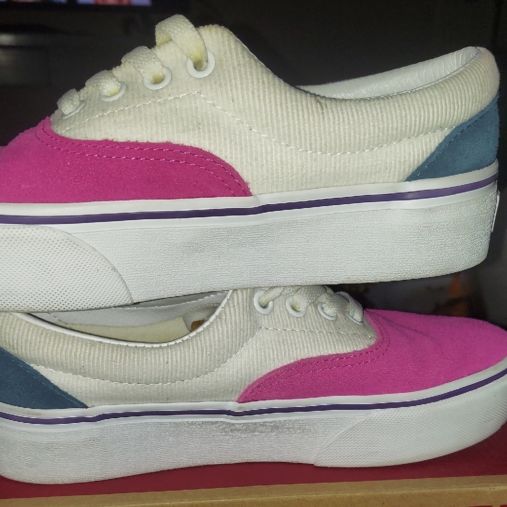 Vans Pink and Cream Sneakers - Picture 2 of 14